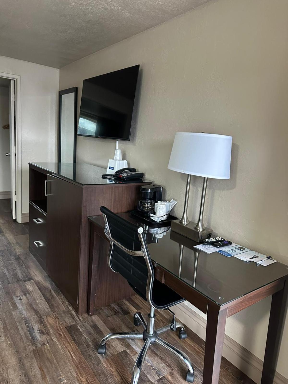 Travelodge By Wyndham Florence Extérieur photo